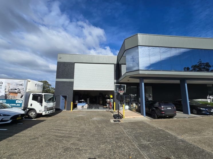 Click to view all images Seven Hills NSW 2147 - Image 1