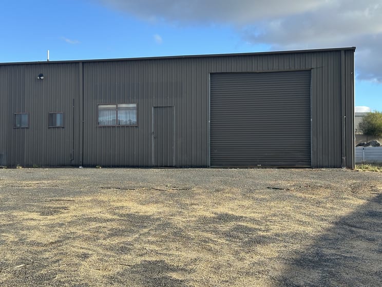 Building C/10 Old Temora Road Young NSW 2594 - Image 1