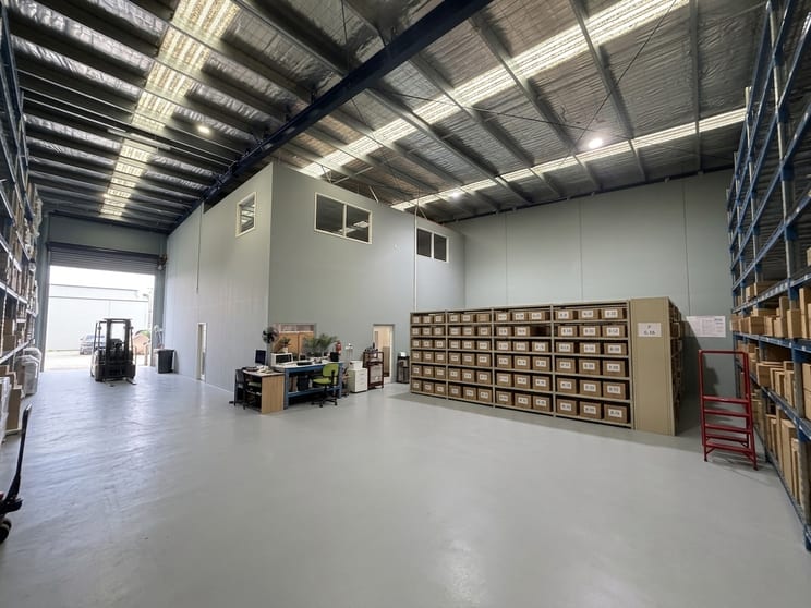 4/4/225 Ingles Street Port Melbourne VIC 3207 - Image 2
