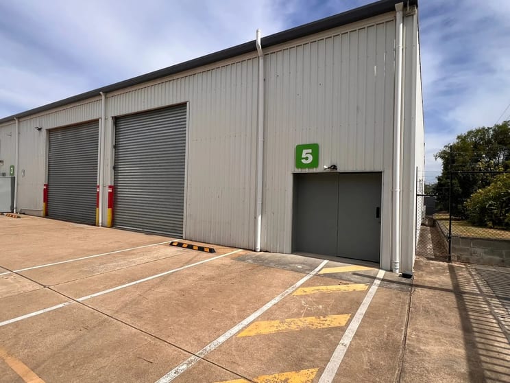 Click to view all images 5/677 Pine Ridge Road Biggera Waters QLD 4216 - Image 3