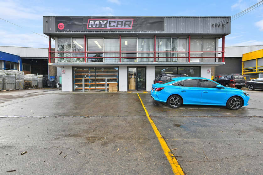 Click to view all images 127 Lisbon Street Fairfield East NSW 2165 - Image 2