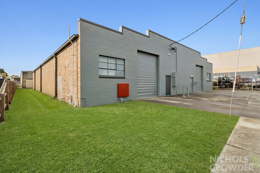 Click to view all images 19-21 Moresby Avenue Seaford VIC 3198 - Image 2