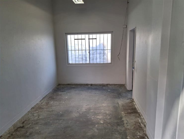 Click to view all images Shop 3/86 Edith Street Wynnum QLD 4178 - Image 3