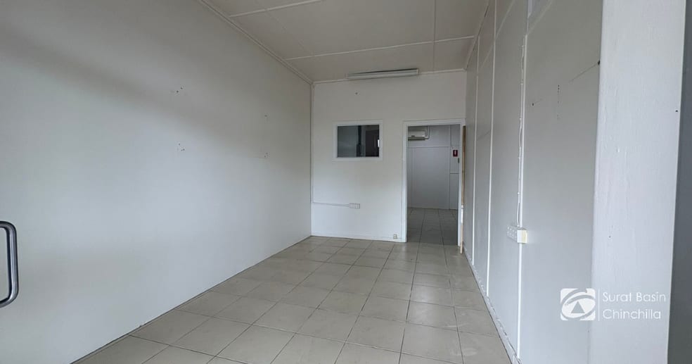 Click to view all images 2/97 Chinchilla St Chinchilla QLD 4413 - Image 3
