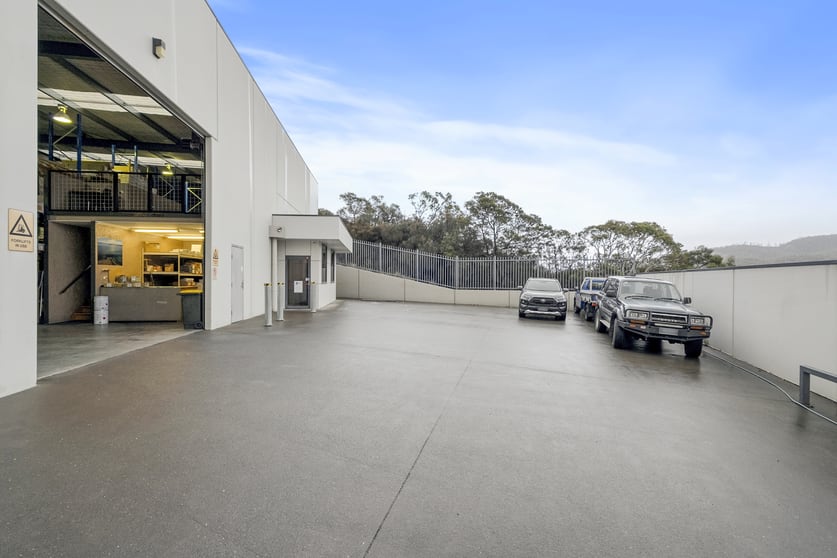 Click to view all images 2/2 Jannah Court Mornington TAS 7018 - Image 2