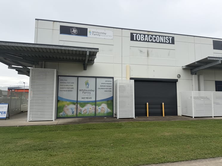 Click to view all images 1A/2B Reef Plaza Cnr Shute Harbour Rd/Paluma Rd Cannonvale QLD 4802 - Image 3