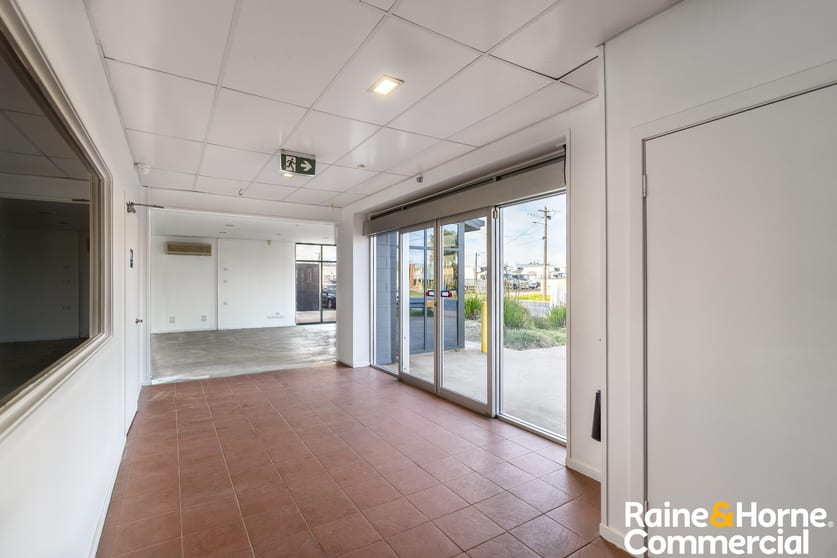 Click to view all images 8 Nagle Street Wagga Wagga NSW 2650 - Image 3