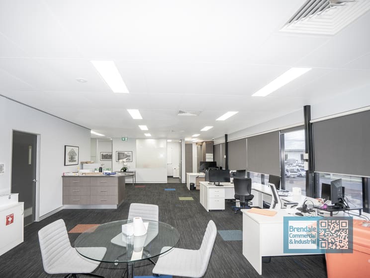 Click to view all images Unit 4/257 Leitchs Road Brendale QLD 4500 - Image 1