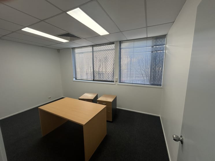 Click to view all images 1/35 Geils Court Deakin ACT 2600 - Image 3