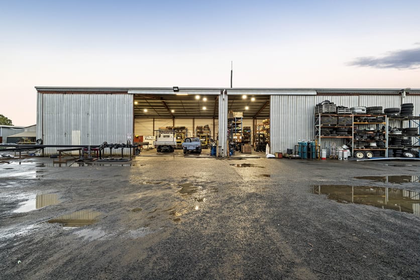 Click to view all images 471B Greenwattle Street Wilsonton QLD 4350 - Image 1