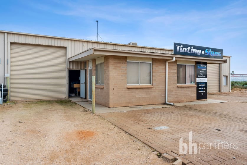 Click to view all images Shed 3/1384 Old Sturt Highway Berri SA 5343 - Image 1