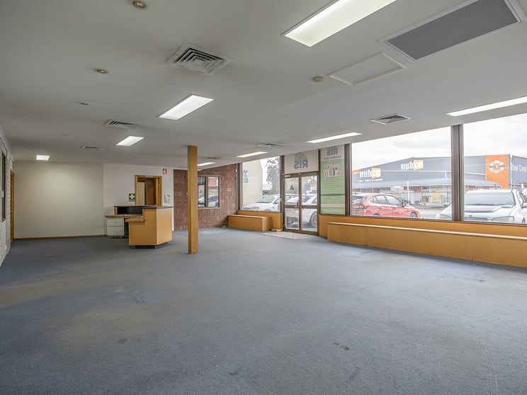 Click to view all images Unit 2/8 Lampton Avenue Glenorchy TAS 7010 - Image 2