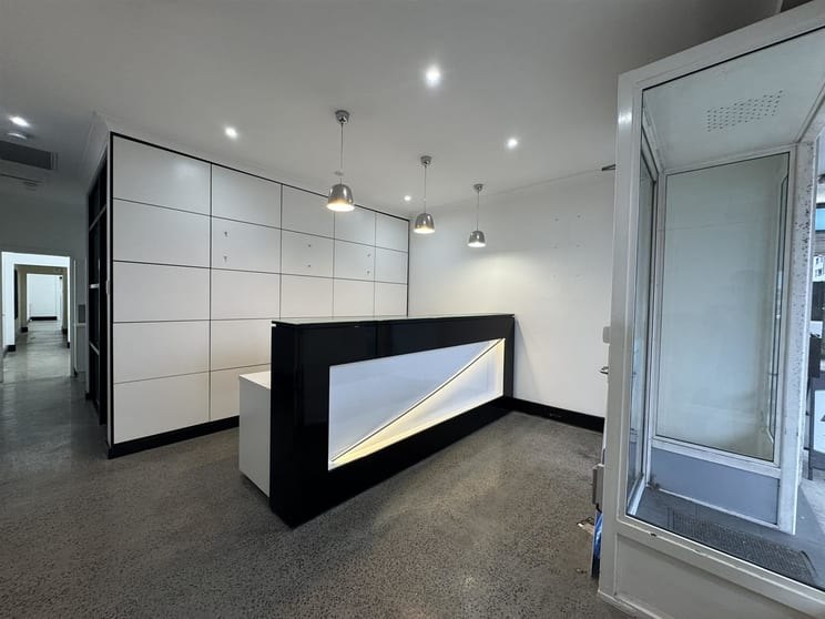 Click to view all images 205 Rocky Point Road Ramsgate NSW 2217 - Image 2