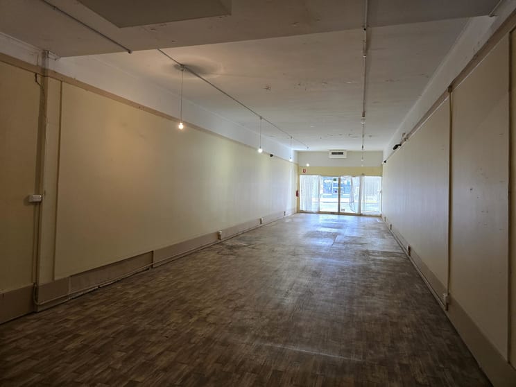 Click to view all images 21 Tarwin Street Morwell VIC 3840 - Image 2