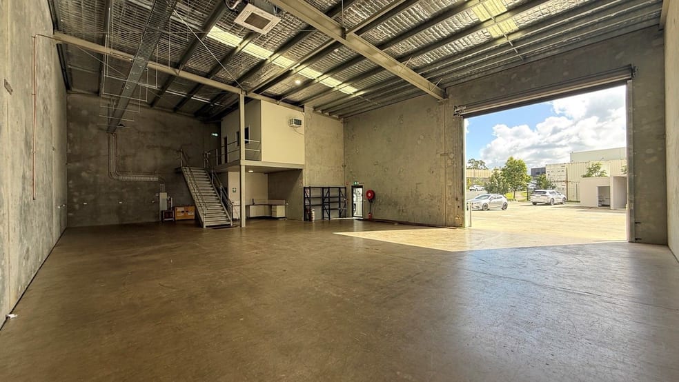 Click to view all images Unit 9 9 Lacy Court Carrara QLD 4211 - Image 3