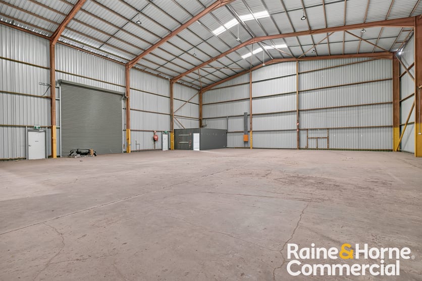 Click to view all images 2 & 3/2 Jannali Road Dubbo NSW 2830 - Image 3