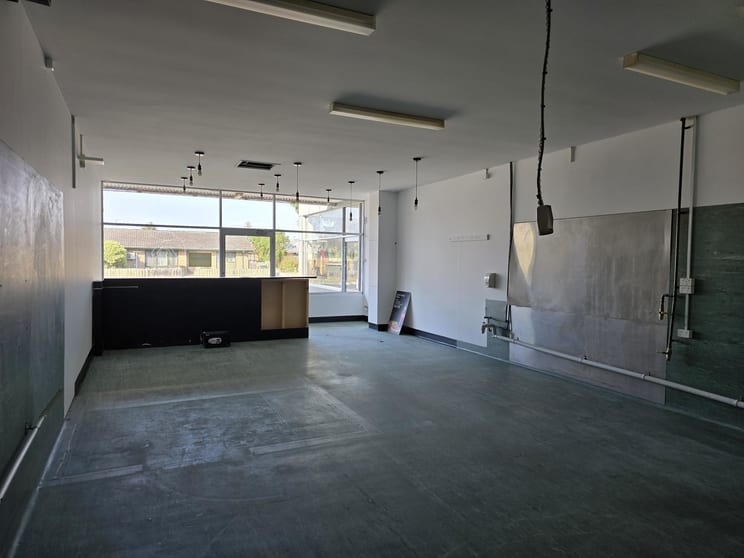 Click to view all images 2/5 Opal Place Morwell VIC 3840 - Image 3