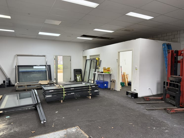 Click to view all images 122 Cheltenham Road Dandenong VIC 3175 - Image 4