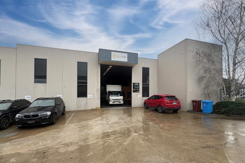 6/35 Barry Street Bayswater VIC 3153 - Image 2