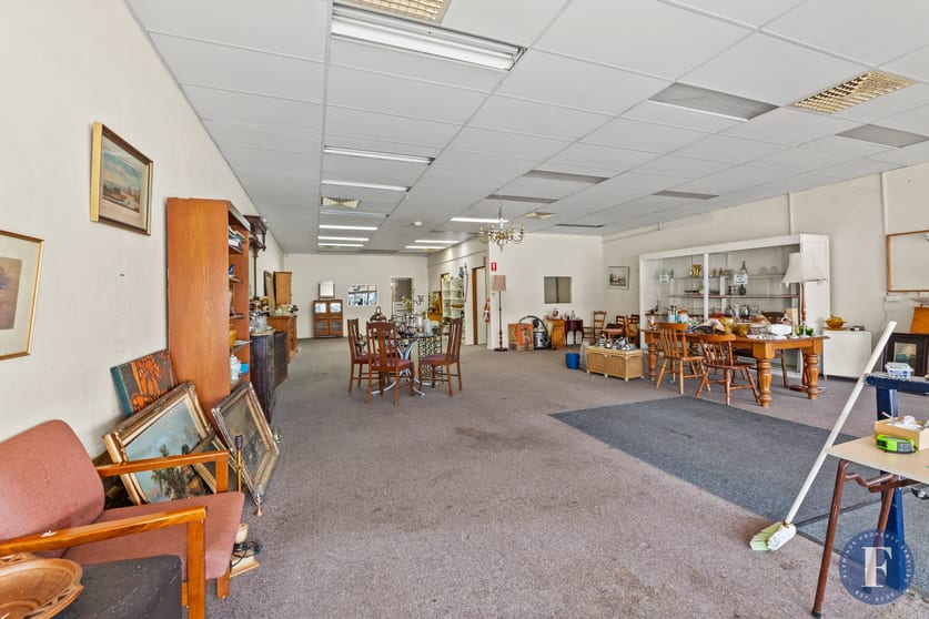 Click to view all images 166 Parker Street Cootamundra NSW 2590 - Image 3