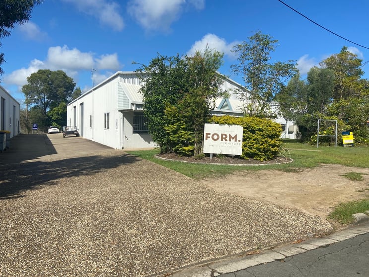 Click to view all images Unit 2/13-15 Commerce Ave Noosaville QLD 4566 - Image 3