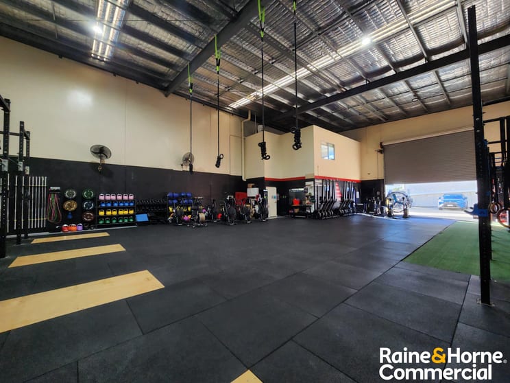 Click to view all images 4/15 Hinkler Court Brendale QLD 4500 - Image 3