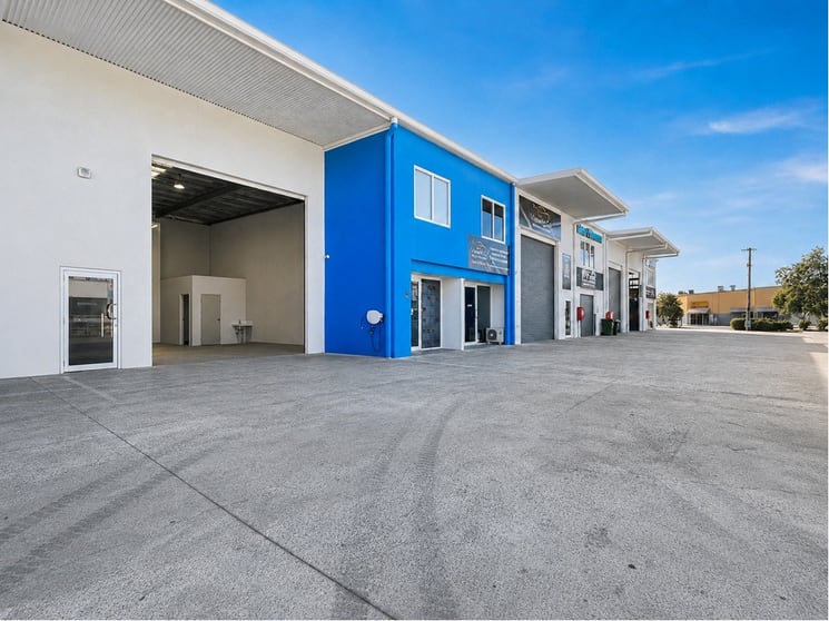 Click to view all images 4/10 Machinery Avenue Warana QLD 4575 - Image 2