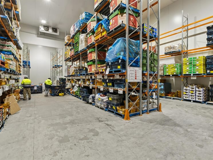 Click to view all images Unit 2, 58 Tarlton Cres Perth Airport WA 6105 - Image 4