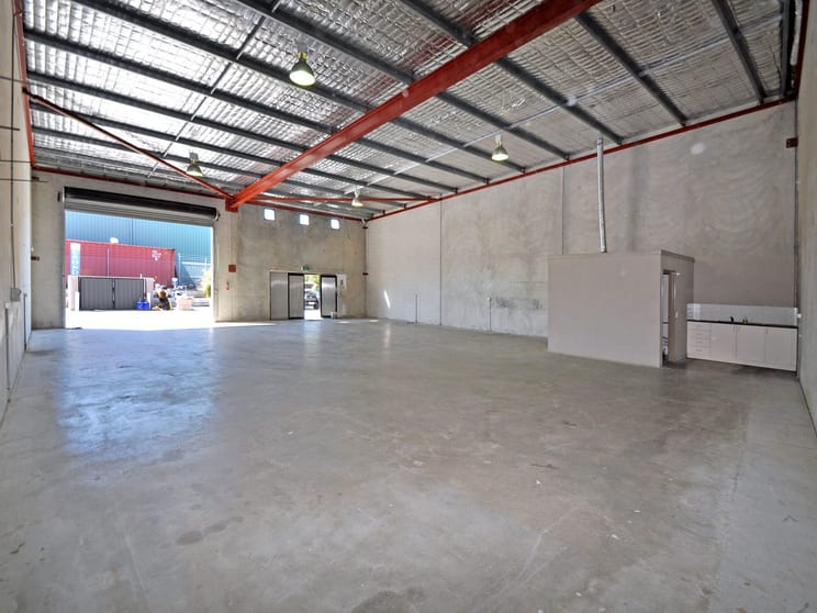 Click to view all images 2/10 Uppill Place Wangara WA 6065 - Image 3