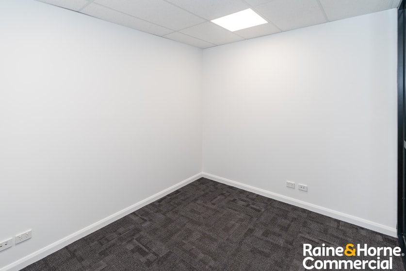 Click to view all images A/112 Fitzmaurice Street Wagga Wagga NSW 2650 - Image 2