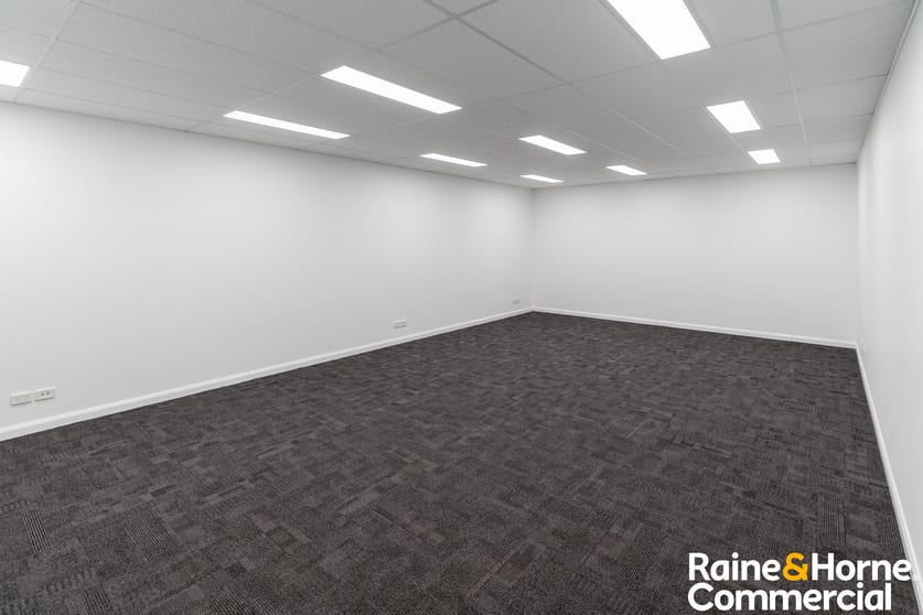 Click to view all images C/112 Fitzmaurice Street Wagga Wagga NSW 2650 - Image 2