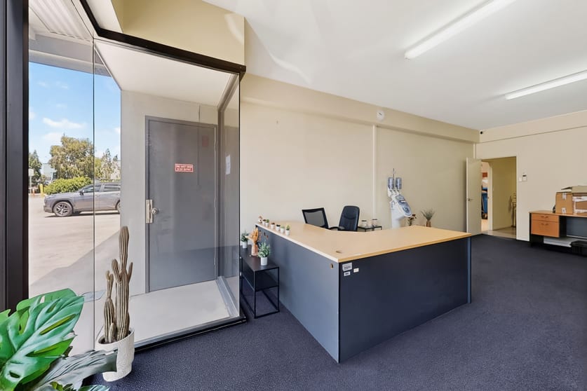 Click to view all images 15/17 Cairns Street Loganholme QLD 4129 - Image 2