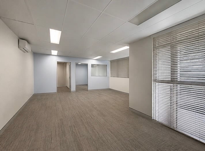 Click to view all images 6/1000 LOGAN ROAD Holland Park West QLD 4121 - Image 3