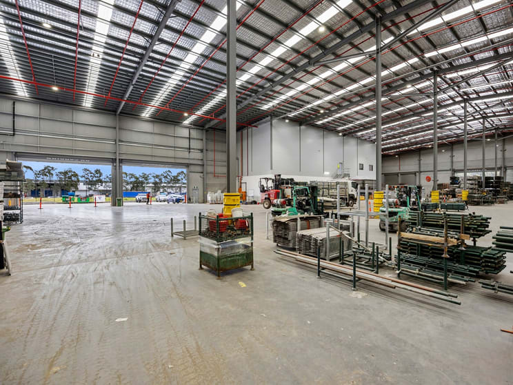 Click to view all images 19 Holbeche Road Arndell Park NSW 2148 - Image 4