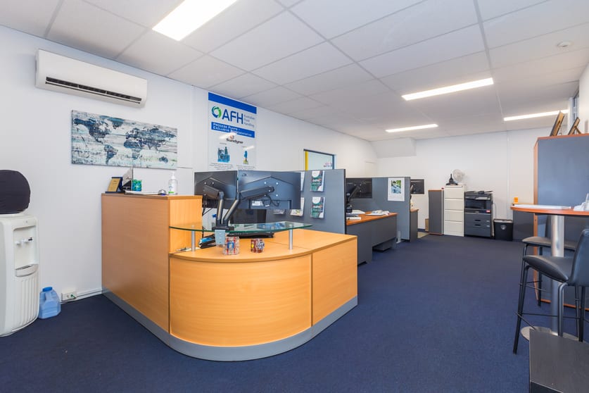 Click to view all images 6 Karratha Street Welshpool WA 6106 - Image 2