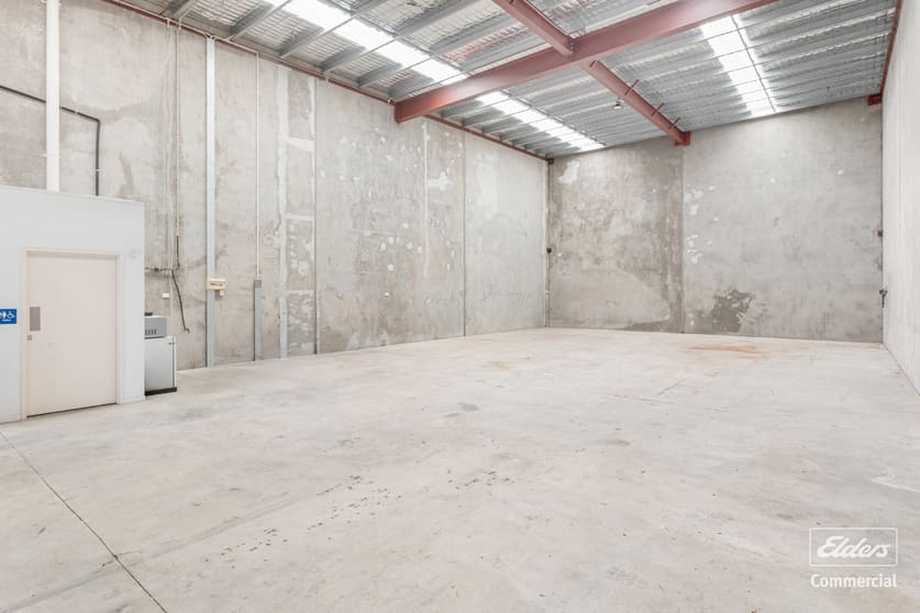 Click to view all images Unit 2/92-98 McLaughlin Street Kawana QLD 4701 - Image 2
