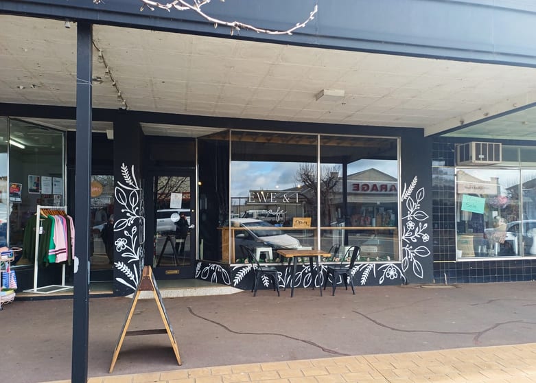 Click to view all images 123 Murray Street Finley NSW 2713 - Image 2