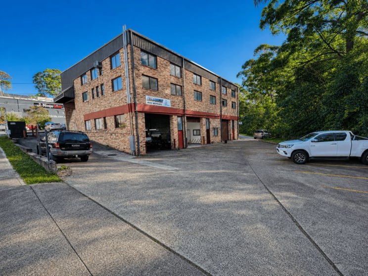 Click to view all images 2/3 Leighton Place Hornsby NSW 2077 - Image 3
