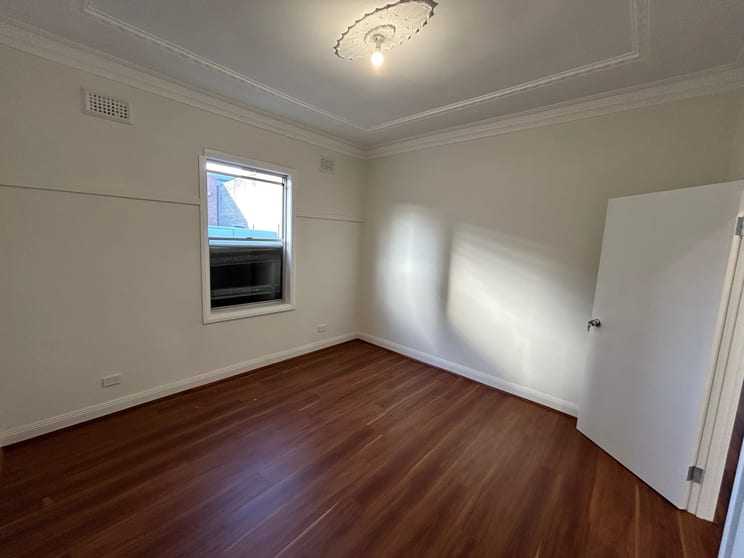 Click to view all images 49 Kenny Street Wollongong NSW 2500 - Image 3