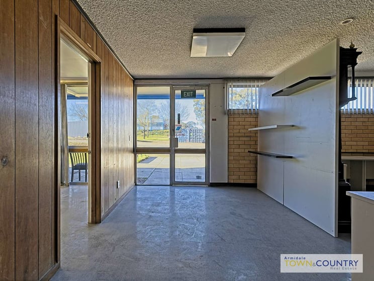 Click to view all images 46 Seaton Street Armidale NSW 2350 - Image 2