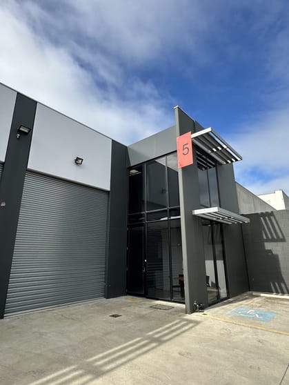 Click to view all images 5/29 Hawker Street Airport West VIC 3042 - Image 1