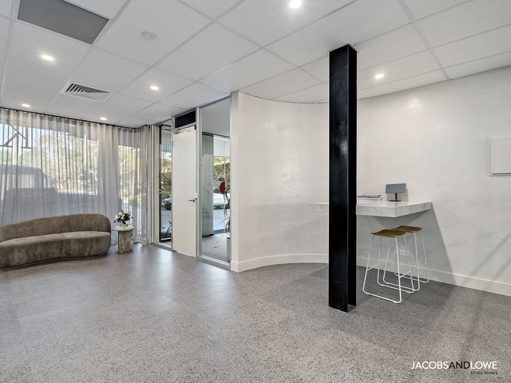 Click to view all images 1, 2 & 3/356 Main Street Mornington VIC 3931 - Image 2