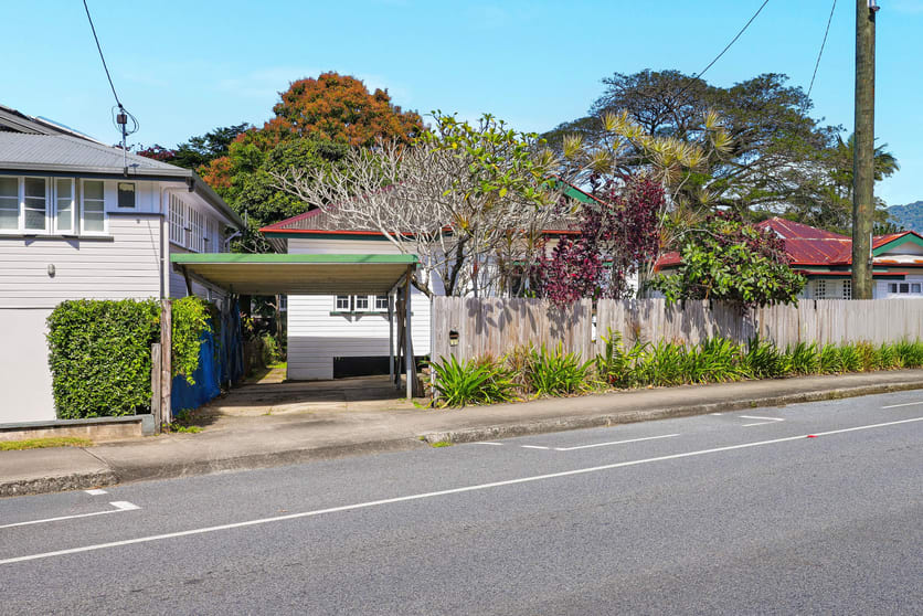Click to view all images 121 Collins Avenue Edge Hill QLD 4870 - Image 1