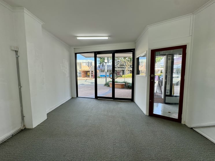 Click to view all images 1/13 King Street Caboolture QLD 4510 - Image 3