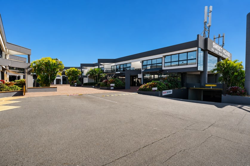 33/42 Bundall Road Bundall QLD 4217 - Image 1
