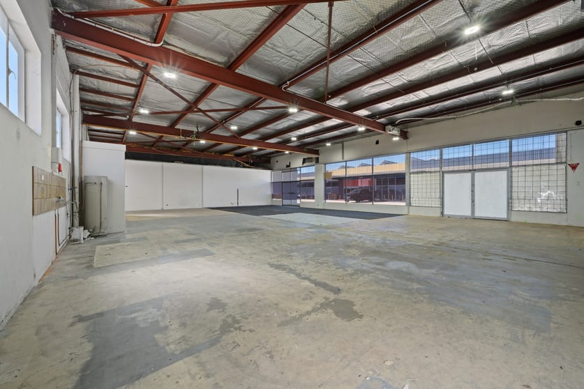 Click to view all images 2/61-63 Kembla Street Fyshwick ACT 2609 - Image 2