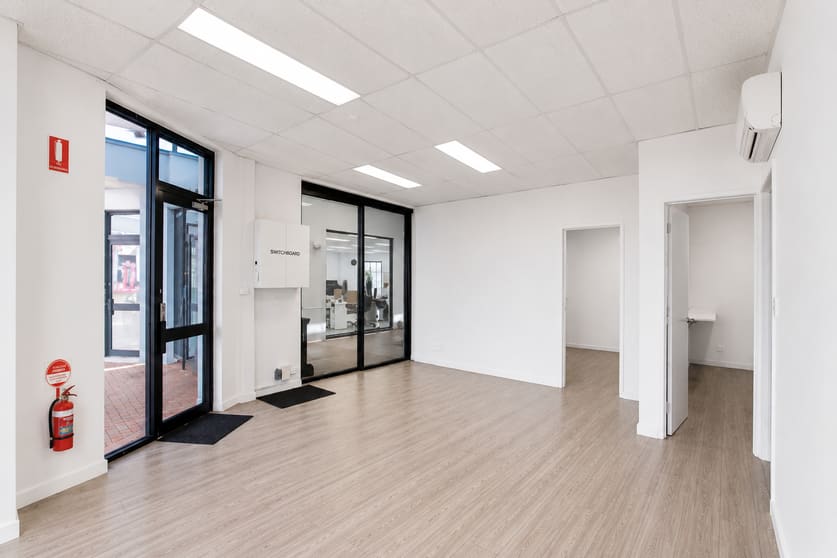 Click to view all images 3/76 Lime Ave Mildura VIC 3500 - Image 3