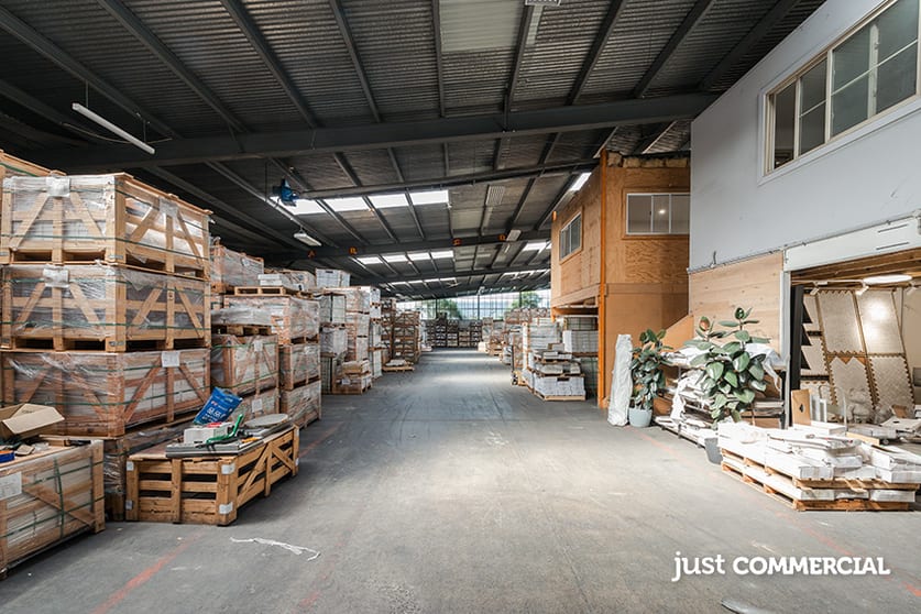 Click to view all images 6 Kylie Place Cheltenham VIC 3192 - Image 2