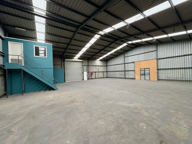 Click to view all images Units 3 & 5, 3 McIntyre Road Tomago NSW 2322 - Image 3