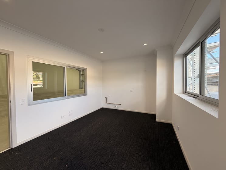 Click to view all images 33 Knott Place Caerleon NSW 2850 - Image 2